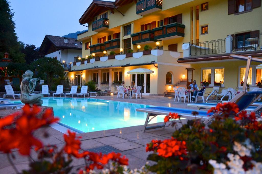 מולבנו Alledolomiti Boutique Lake Hotel - Adults Friendly מראה חיצוני תמונה